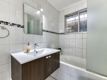 Casa Familiar remodelada con excelente conectividad.