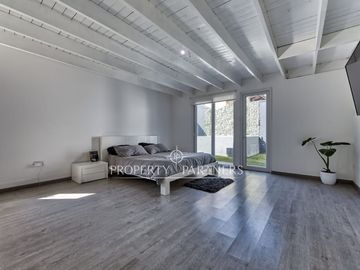 Casa Familiar remodelada con excelente conectividad.