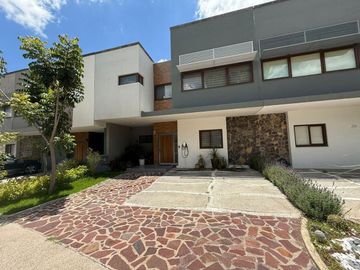 Venta y Renta Casa en Altozano Querétaro