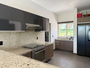 Venta y Renta Casa en Altozano Querétaro