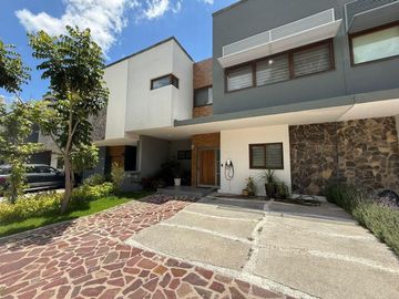 Venta y Renta Casa en Altozano Querétaro