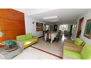 CASA EN VENTA EN SANTA TERESITA DE DOS PLANTAS