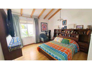 CASA EN VENTA EN SANTA TERESITA DE DOS PLANTAS