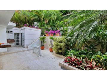 CASA EN VENTA EN SANTA TERESITA DE DOS PLANTAS