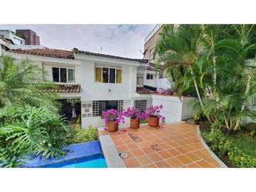 CASA EN VENTA EN SANTA TERESITA DE DOS PLANTAS