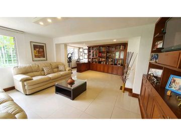 CASA EN VENTA EN SANTA TERESITA DE DOS PLANTAS