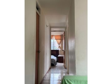 VENDO HERMOSO APARTAMENTO CON PARQUEADERO CUBIERTO EN BELÉN