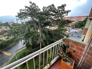VENDO HERMOSO APARTAMENTO CON PARQUEADERO CUBIERTO EN BELÉN