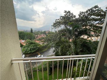 VENDO HERMOSO APARTAMENTO CON PARQUEADERO CUBIERTO EN BELÉN