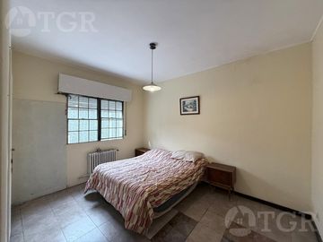 Venta Casa de 4 ambientes con quincho y piscina en Adrogue
