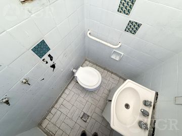 Venta Casa de 4 ambientes con quincho y piscina en Adrogue