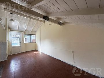 Venta Casa de 4 ambientes con quincho y piscina en Adrogue