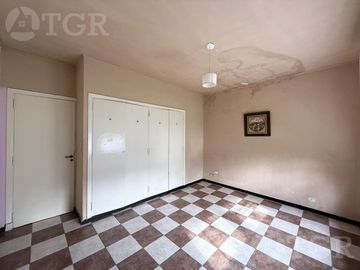 Venta Casa de 4 ambientes con quincho y piscina en Adrogue