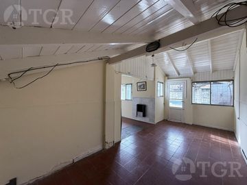 Venta Casa de 4 ambientes con quincho y piscina en Adrogue