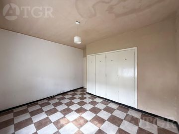Venta Casa de 4 ambientes con quincho y piscina en Adrogue