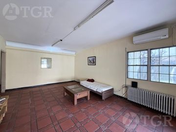 Venta Casa de 4 ambientes con quincho y piscina en Adrogue
