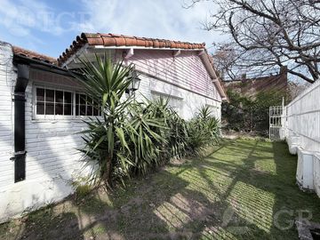 Venta Casa de 4 ambientes con quincho y piscina en Adrogue