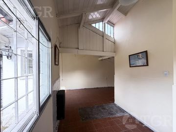 Venta Casa de 4 ambientes con quincho y piscina en Adrogue