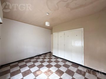 Venta Casa de 4 ambientes con quincho y piscina en Adrogue