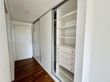 Esectacular departamento en alquiler en Barrio Los Robles