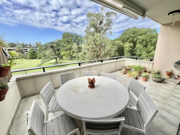 Esectacular departamento en alquiler en Barrio Los Robles
