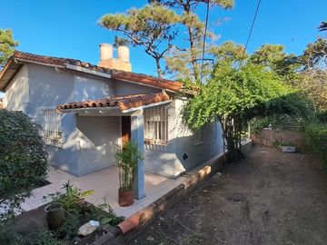 Casa en venta - 3 Dormitorios 3 Baños - Villa Gesell