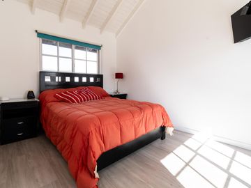 Casa de 5 ambientes en venta Barrio El Mirador Hurlingham triplex con patio