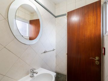 Casa de 5 ambientes en venta Barrio El Mirador Hurlingham triplex con patio