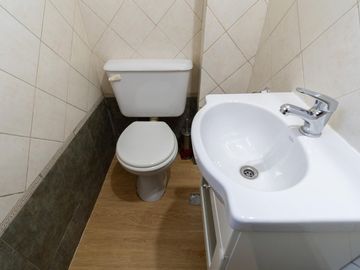 Casa de 5 ambientes en venta Barrio El Mirador Hurlingham triplex con patio