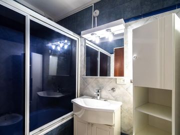 Casa de 5 ambientes en venta Barrio El Mirador Hurlingham triplex con patio