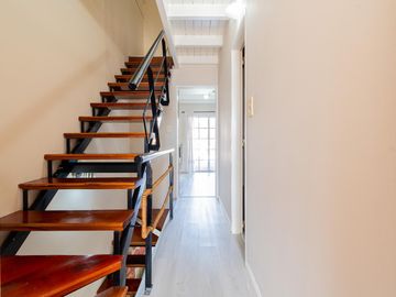 Casa de 5 ambientes en venta Barrio El Mirador Hurlingham triplex con patio