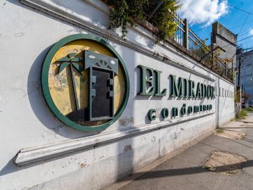 Casa de 5 ambientes en venta Barrio El Mirador Hurlingham triplex con patio