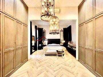 Rumah Mewah Dengan Basement Dan Rooftop Di Kebayoran Baru