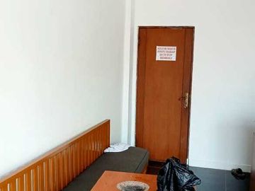 Kantor dengan Hotel/Kost Dekat kampus Binus Anggrek Kemanggisan