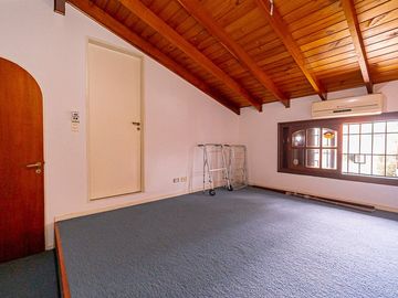 CASA VENTA SAN ISIDRO JARDIN PILETA APTO CREDITO