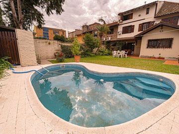 CASA VENTA SAN ISIDRO JARDIN PILETA APTO CREDITO