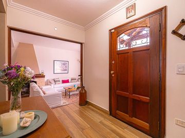 CASA VENTA SAN ISIDRO JARDIN PILETA APTO CREDITO