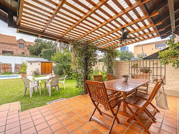 CASA VENTA SAN ISIDRO JARDIN PILETA APTO CREDITO