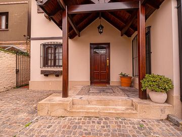 CASA VENTA SAN ISIDRO JARDIN PILETA APTO CREDITO