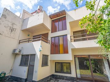 Venta Casa Colegiales Jardín Parrilla Terraza Coch