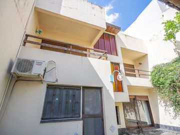 Venta Casa Colegiales Jardín Parrilla Terraza Coch