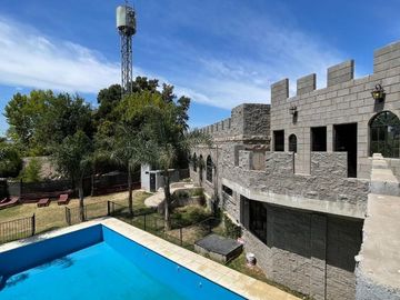Quinta Salon de Fiestas - Venta Castillo