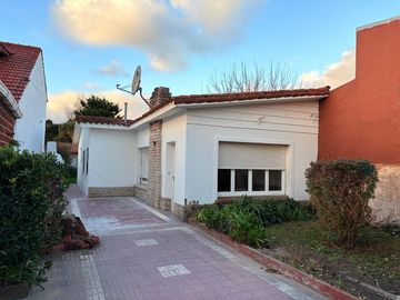 Venta Casa 4 ambientes Miramar