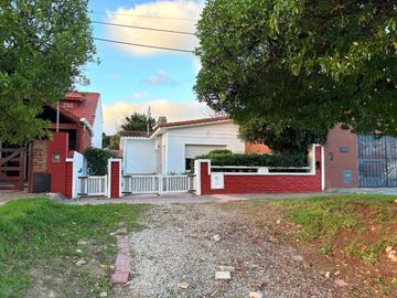 Venta Casa 4 ambientes Miramar