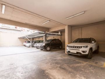 SEMI PISO 3  AMB. EN LANUSITA C/COCHERA BAULERA