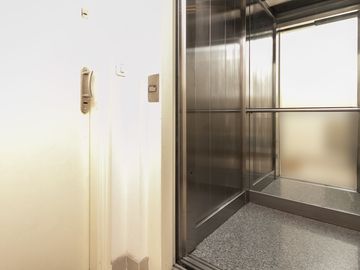 SEMI PISO 3  AMB. EN LANUSITA C/COCHERA BAULERA