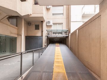 SEMI PISO 3  AMB. EN LANUSITA C/COCHERA BAULERA