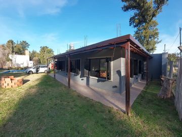 VENTA CASA 2 AMB ESTRENAR PILETA LA REJA- PERMUTA