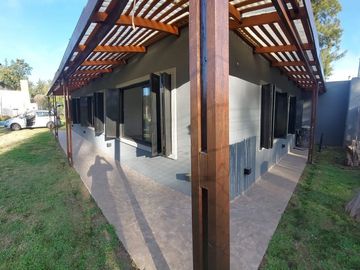 VENTA CASA 2 AMB ESTRENAR PILETA LA REJA- PERMUTA