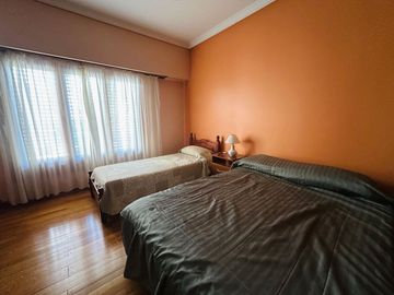 Casa en Av. Belgrano Sur 291 esquina M. Pampeanos